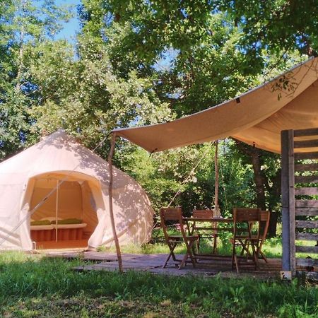 Atypik Nomad Hotell Recoubeau-Jansac Exteriör bild