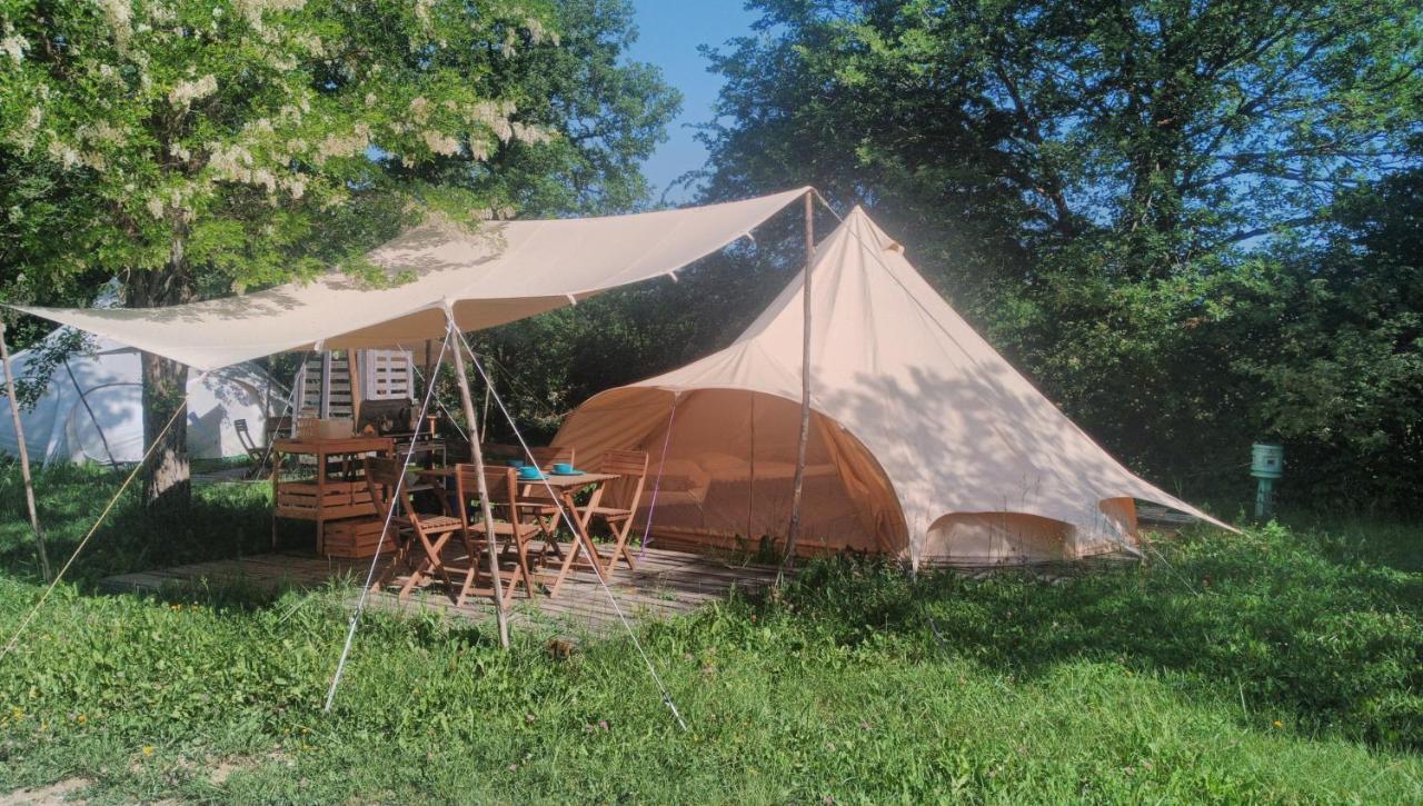 Atypik Nomad Hotell Recoubeau-Jansac Exteriör bild
